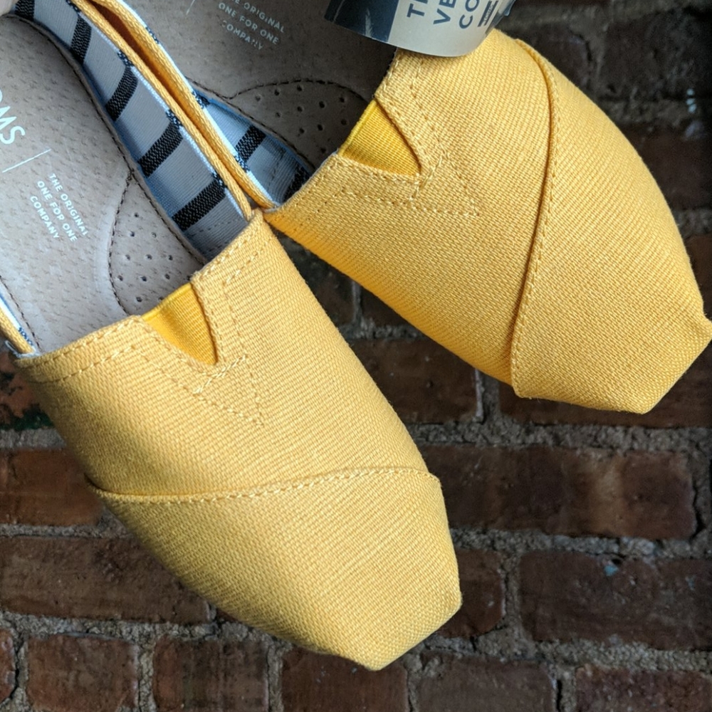 Toms Gold Canvas Classic Slip-ons